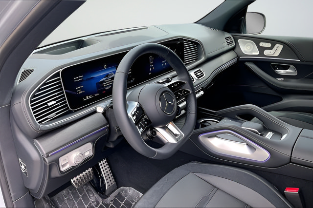 Certified 2025 Mercedes-Benz GLE 53 AMG 4MATIC image 7