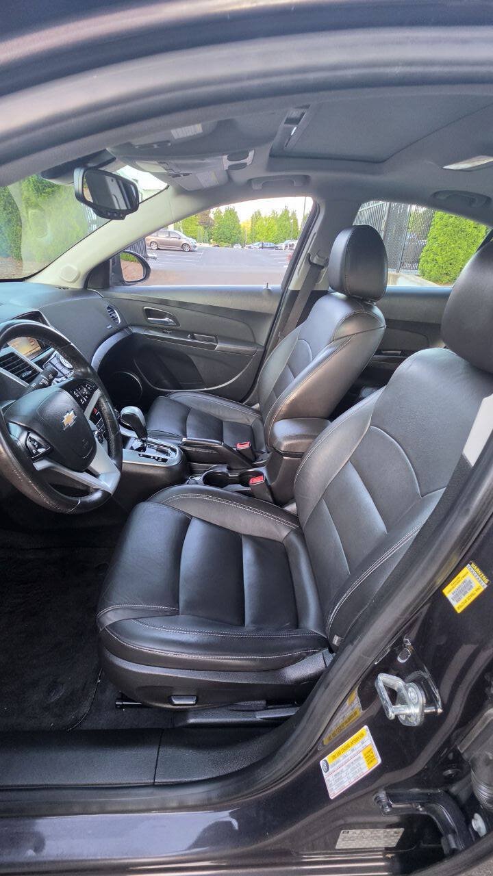 Used 2016 Chevrolet Cruze LTZ w/ Sun, Sound and Sport Package FWD image 9