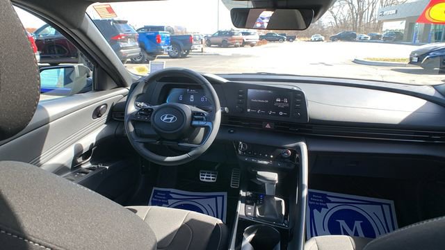 Certified 2026 Hyundai Elantra SEL Sport image 23