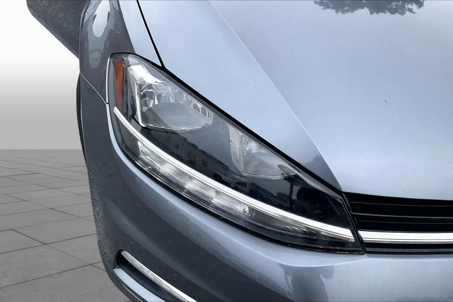Used 2019 Volkswagen Golf S FWD image 26