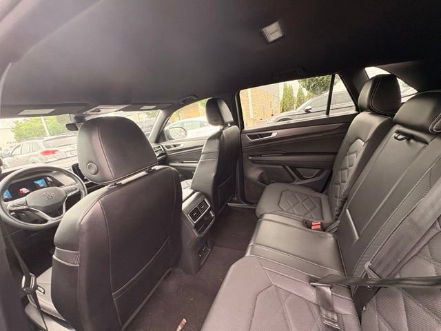 Used 2024 Volkswagen Atlas Cross Sport SE FWD image 14