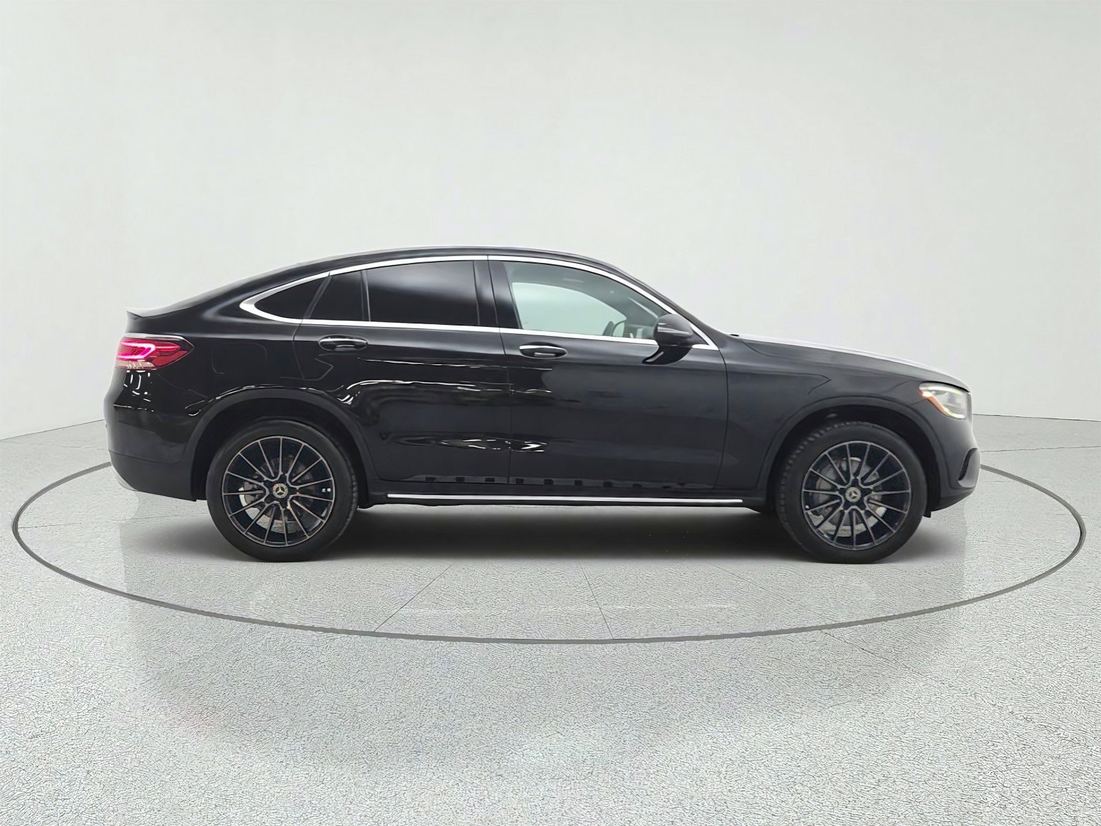 Used 2021 Mercedes-Benz GLC 300 4MATIC Coupe w/ Multimedia Package image 4