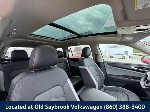 Certified 2025 Volkswagen Atlas Peak Edition SE AWD/4WD image 31