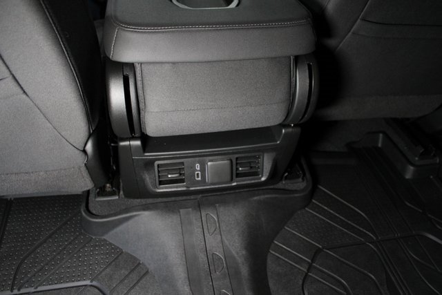 Used 2025 Chevrolet Silverado 1500 LT image 31