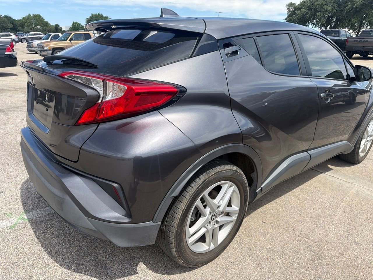 Used 2021 Toyota C-HR LE FWD image 6