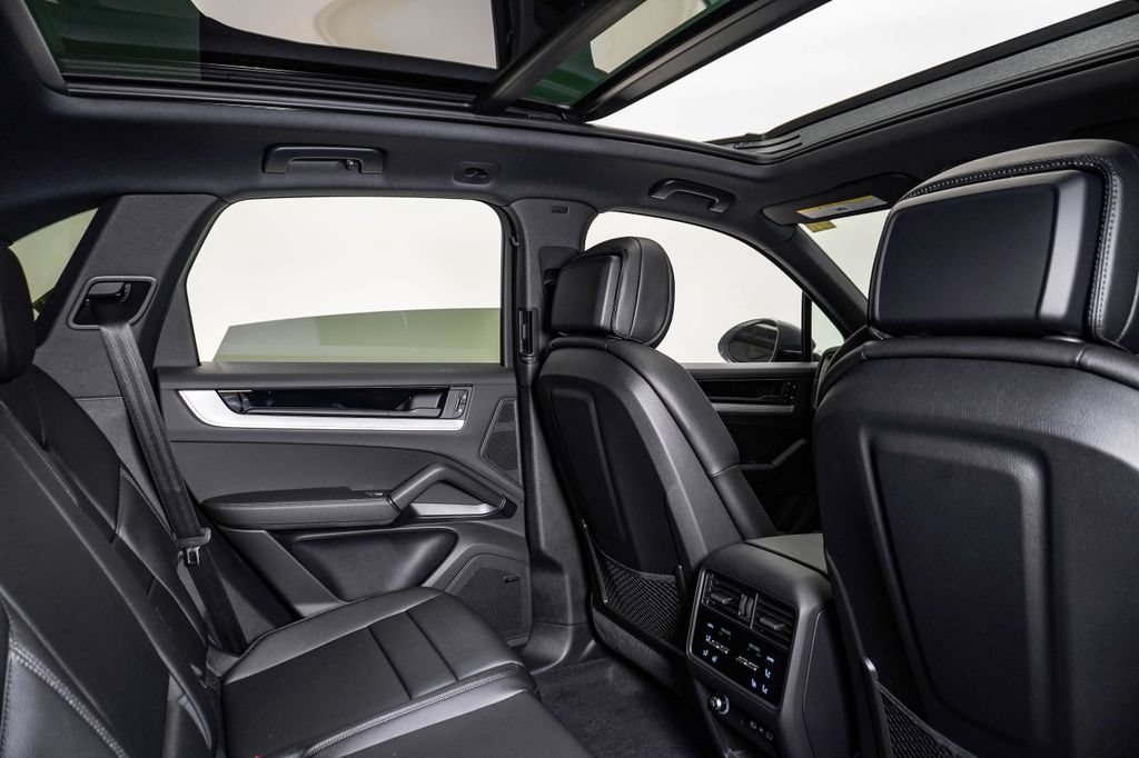 New 2026 Porsche Cayenne AWD/4WD image 16