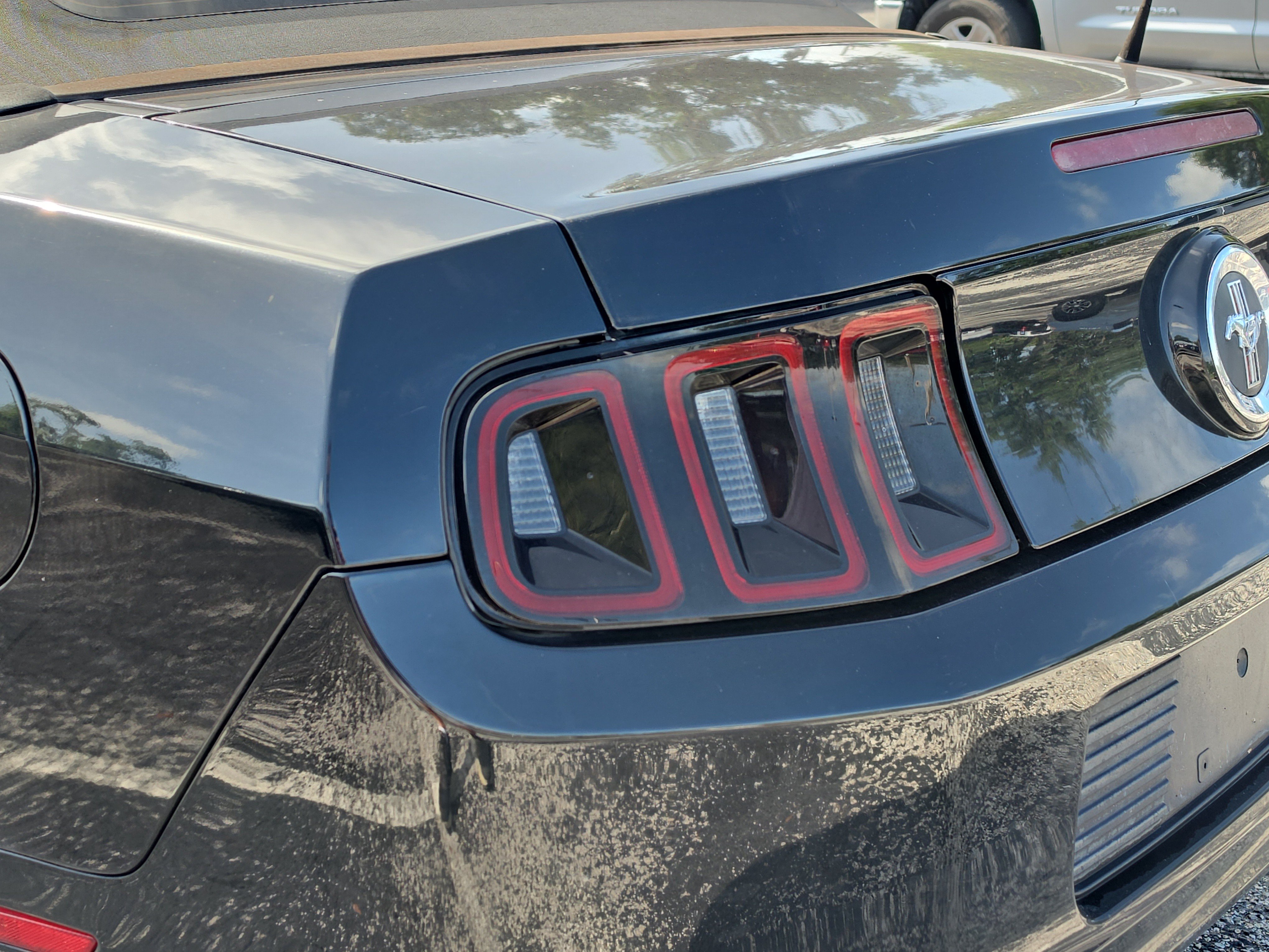 Used 2014 Ford Mustang Convertible RWD image 10