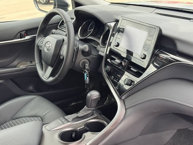 Used 2023 Toyota Camry SE FWD image 9