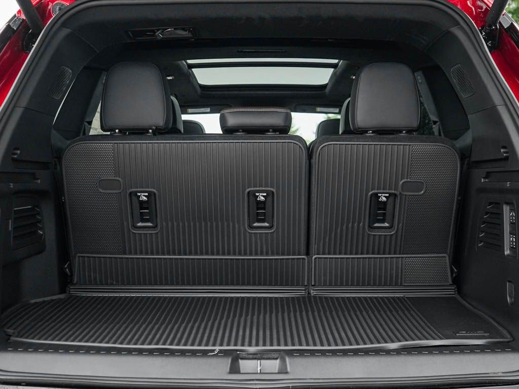 New 2027 GMC Acadia Denali Ultimate w/ LPO, Floor Liner Package AWD/4WD image 8