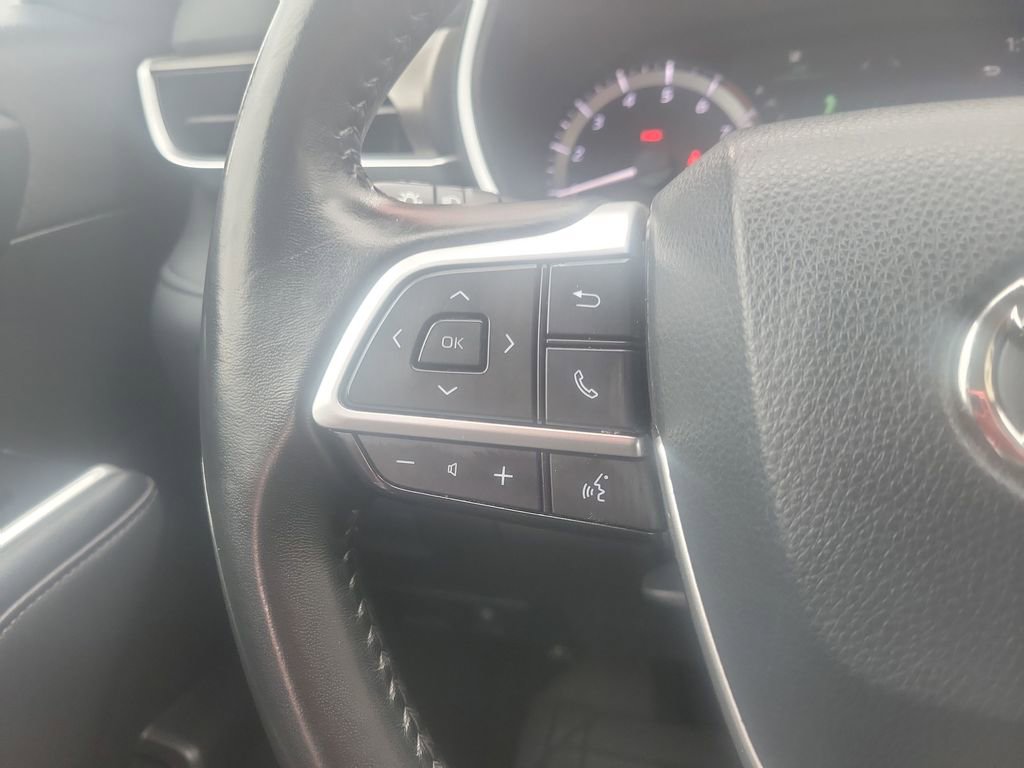 Used 2023 Toyota Highlander XLE image 26