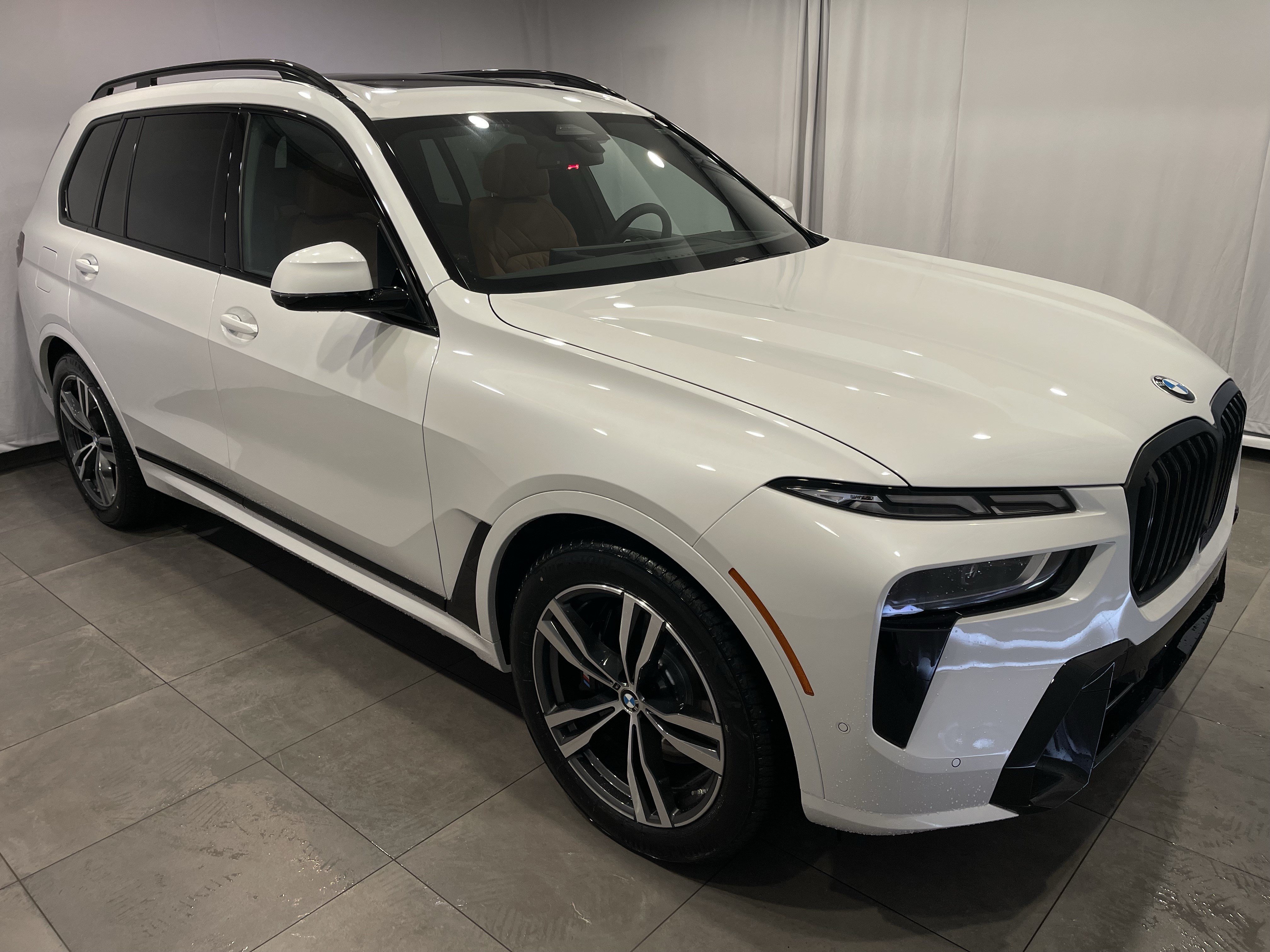 New 2027 BMW X7 xDrive40i w/ M Sport Package AWD/4WD image 3