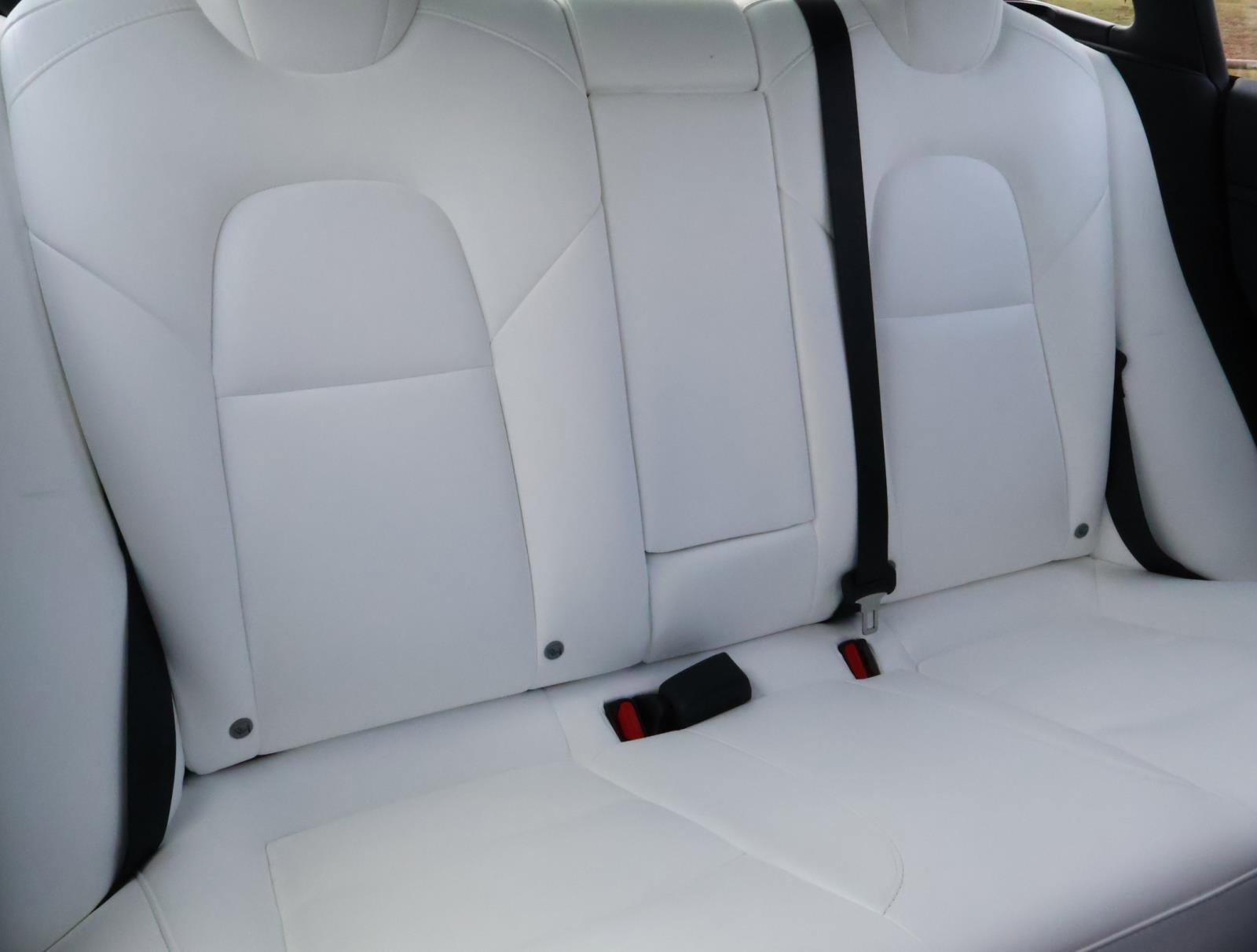 Used 2022 Tesla Model 3 Standard Range image 19