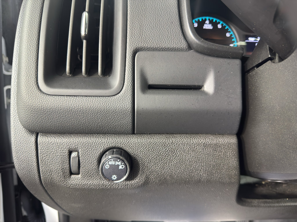 Used 2022 Chevrolet Colorado LT w/ Fleet Safety Package RWD image 16