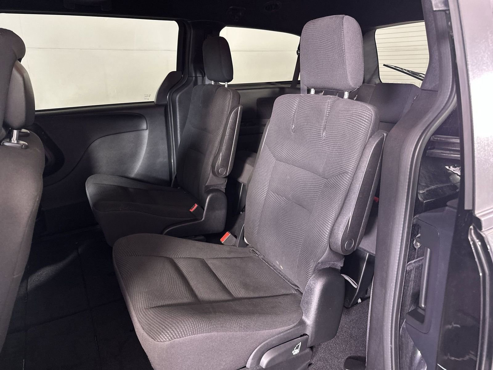 Used 2020 Dodge Grand Caravan SE image 27