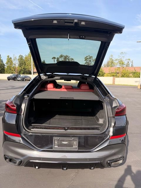 Used 2022 BMW X6 xDrive40i w/ M Sport Package image 7