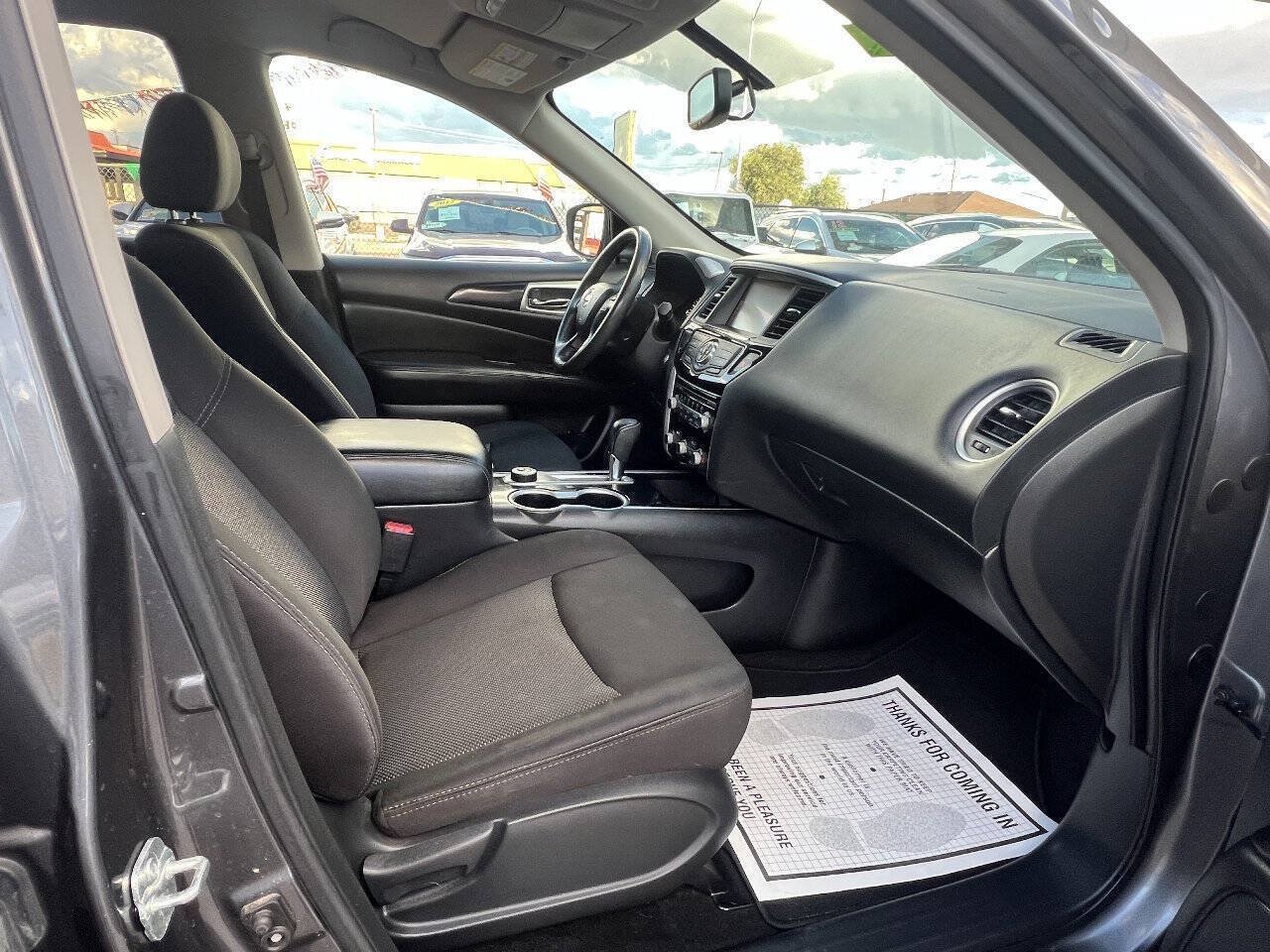 Used 2019 Nissan Pathfinder SV AWD/4WD image 13