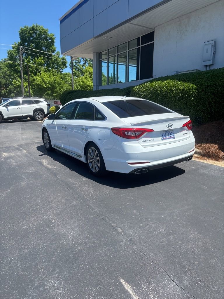 Used 2017 Hyundai Sonata Limited w/ Ultimate Package 04 FWD image 4