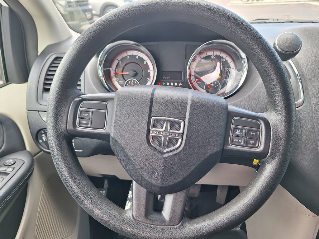 Used 2019 Dodge Grand Caravan SE FWD image 15