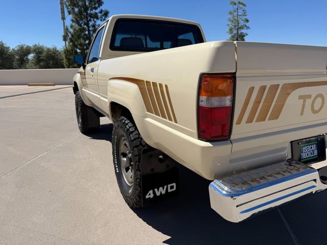 Used 1987 Toyota Pickup 4x4 Regular Cab image 14