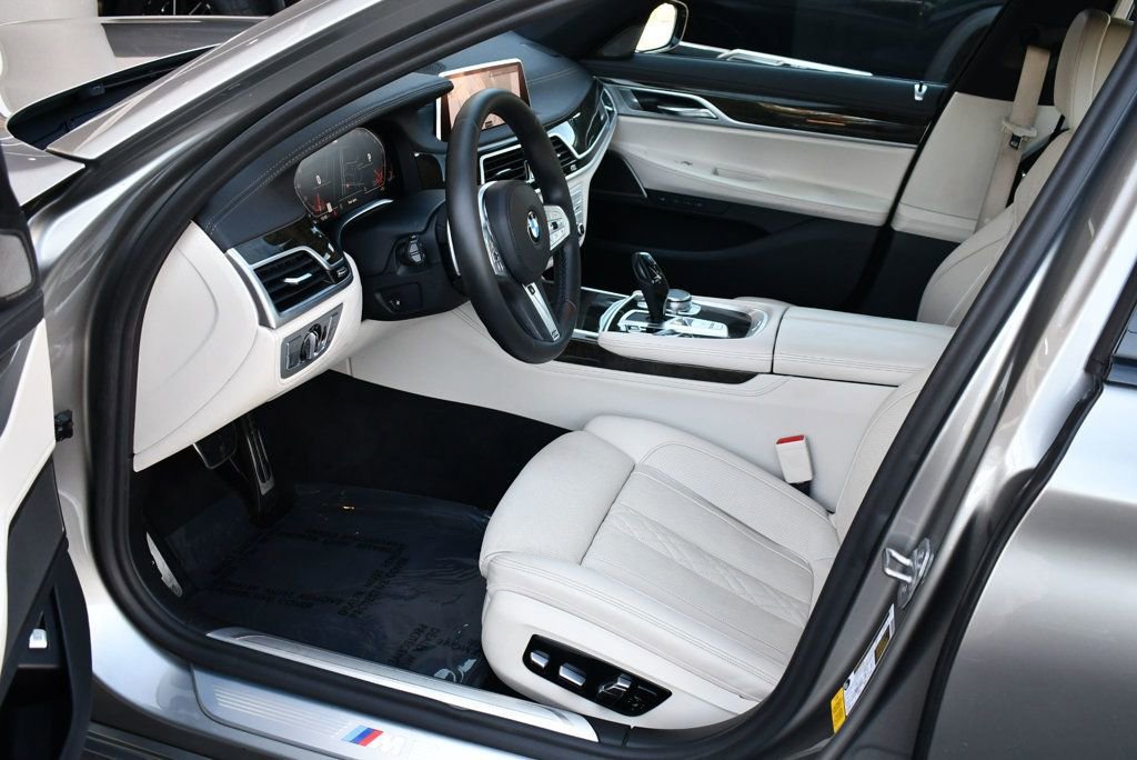 Used 2020 BMW 740i w/ Luxury Rear Seating Package image 44