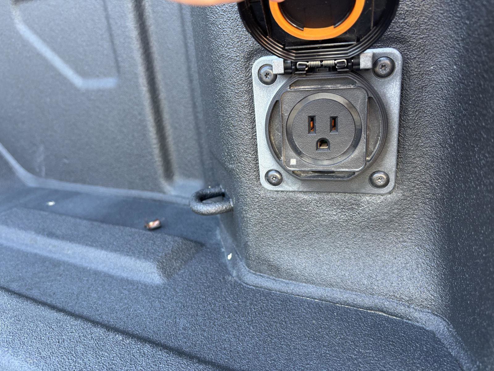 Used 2025 Chevrolet Silverado 2500 Custom w/ Custom Value Package image 22