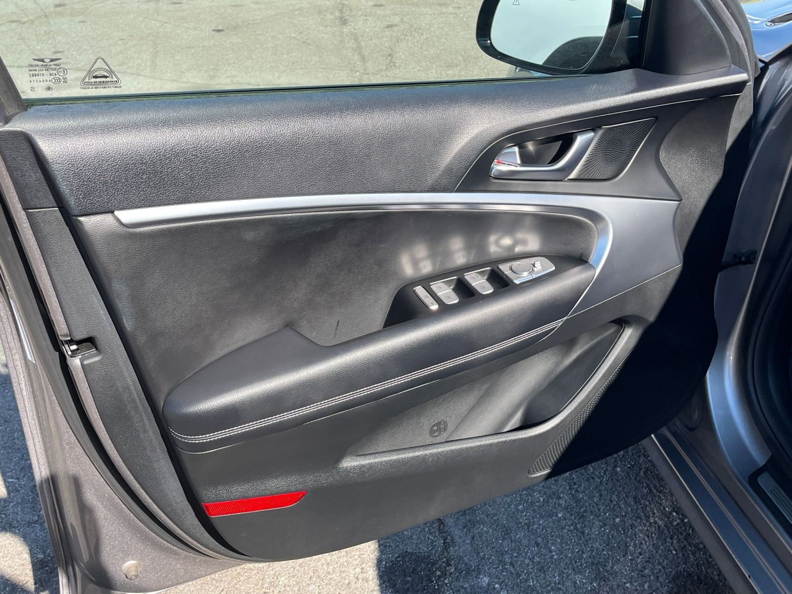 Used 2025 Genesis G70 2.5T image 20