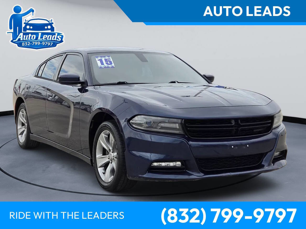 Used 2015 Dodge Charger SXT image 1