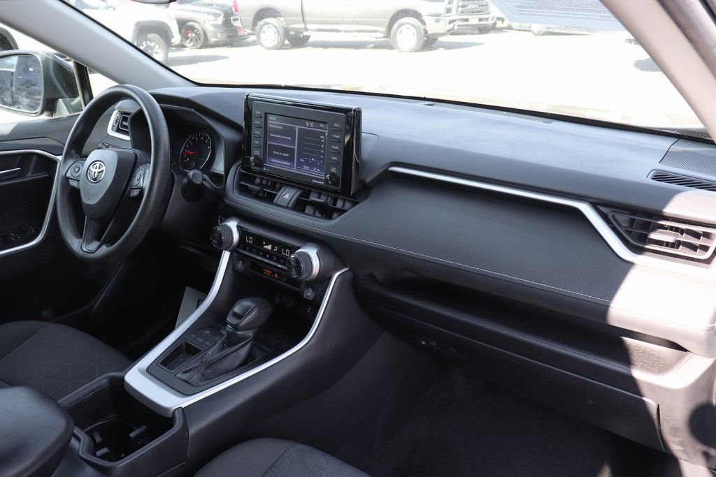 Used 2022 Toyota RAV4 XLE image 32