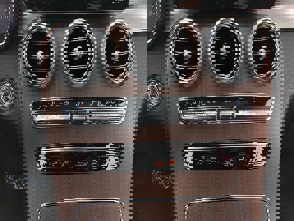 Used 2022 Mercedes-Benz GLC 300 4MATIC w/ Premium Package Lite image 24