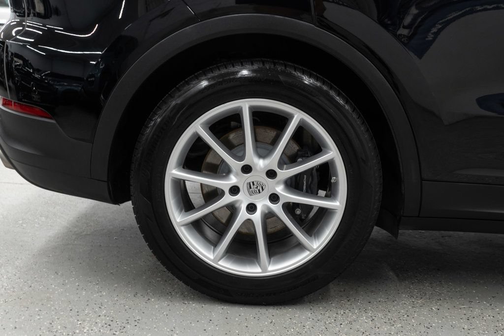 Used 2024 Porsche Cayenne AWD/4WD image 39