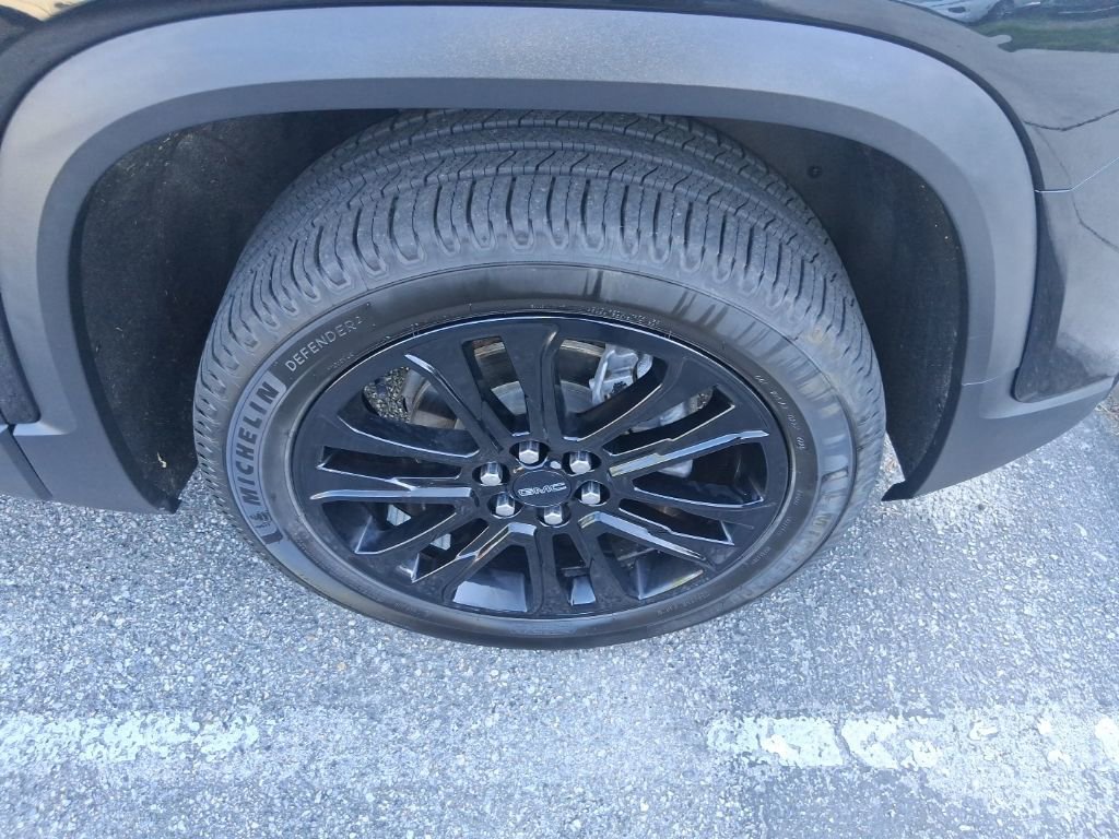 Used 2022 GMC Acadia SLT w/ Elevation Edition image 10