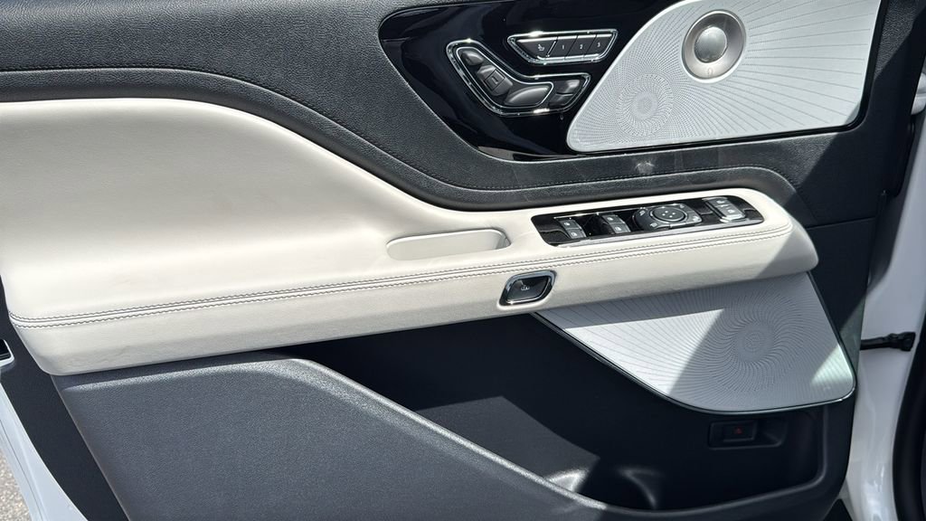 New 2026 Lincoln Aviator Reserve AWD/4WD image 6