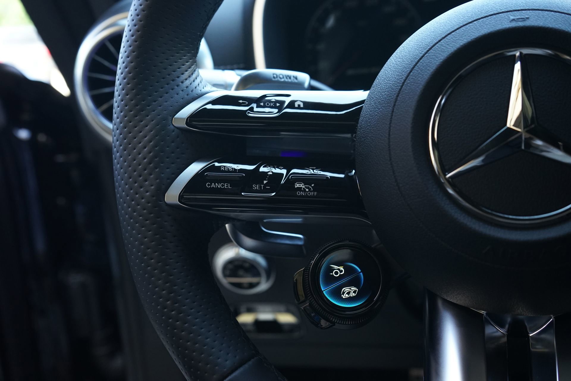 Used 2025 Mercedes-Benz AMG GT 63 image 21