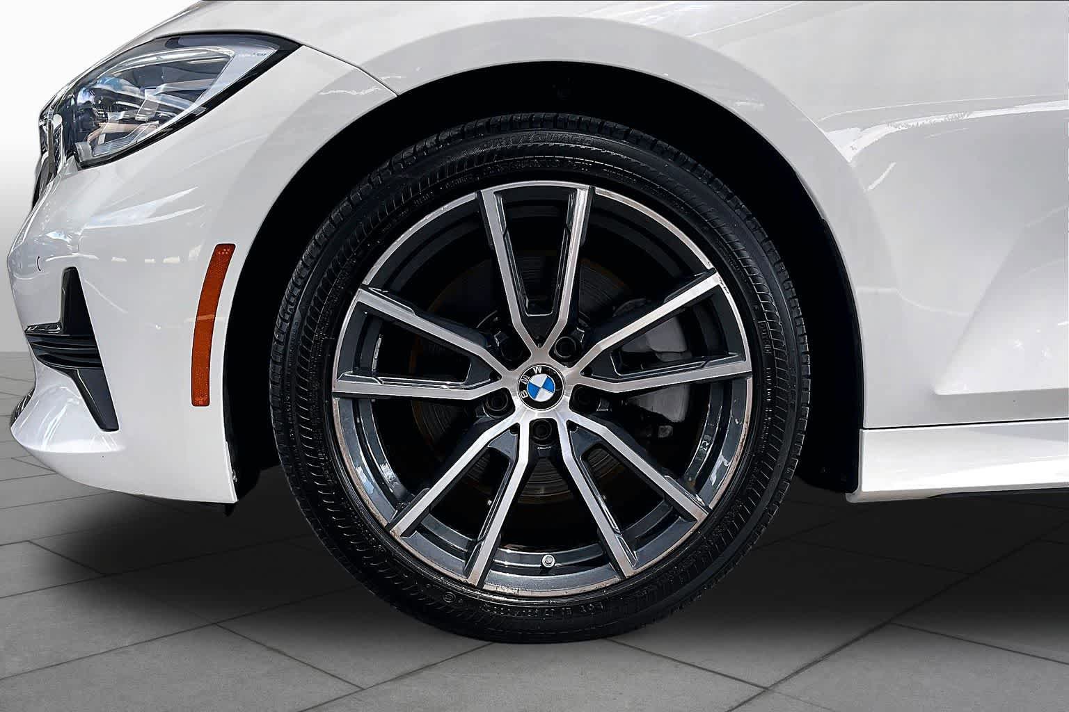 Used 2019 BMW 330i Sedan w/ Premium Package RWD image 11