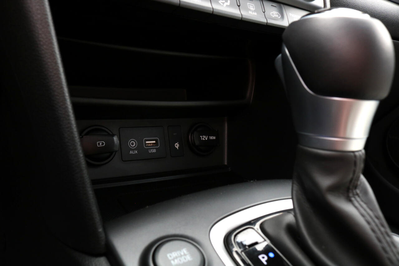 Used 2021 Hyundai Kona Limited w/ Winter Weather Package image 28