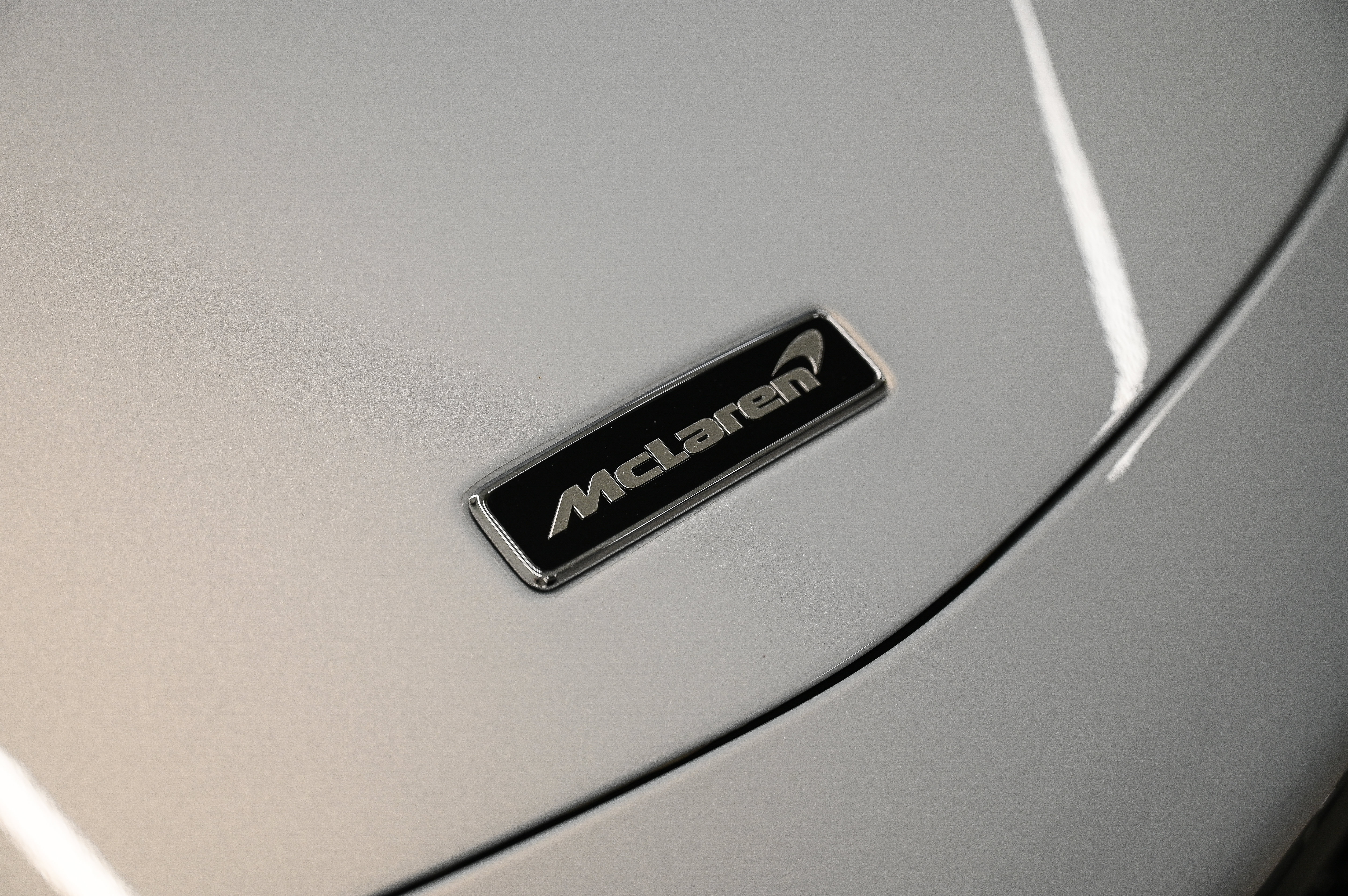Used 2023 McLaren Artura RWD image 5