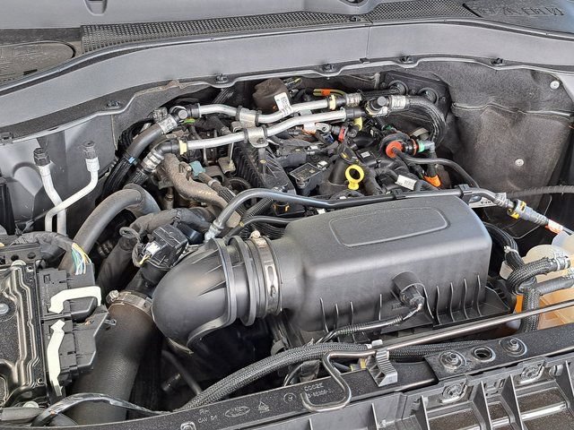 Used 2023 Ford Explorer XLT AWD/4WD image 34