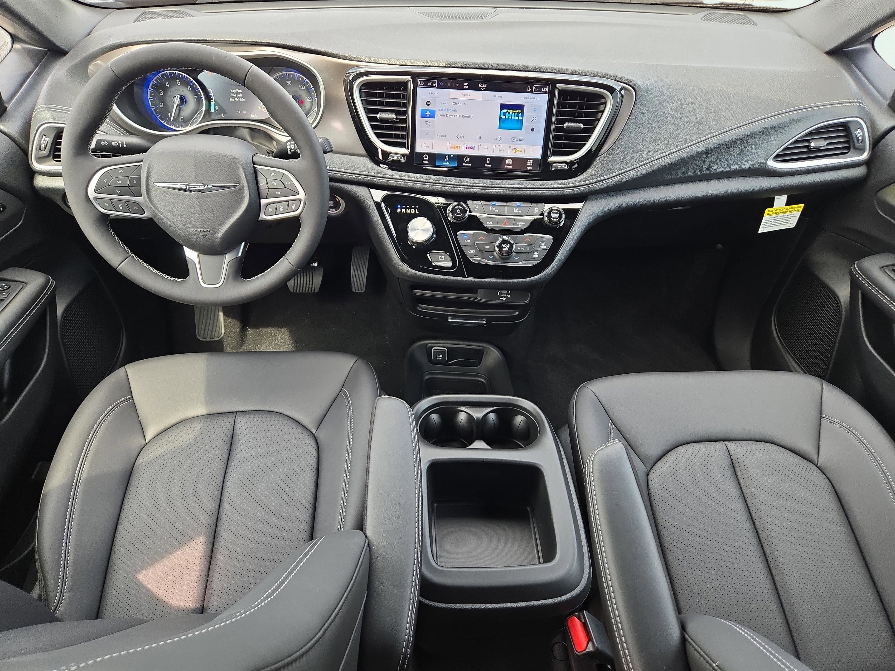 New 2026 Chrysler Pacifica Select image 14