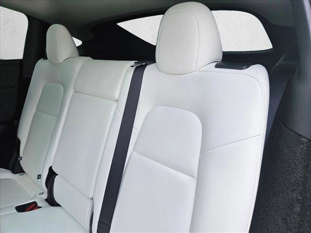 Used 2025 Tesla Model Y Long Range image 12