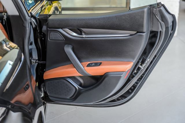 Used 2018 Maserati Ghibli RWD image 54