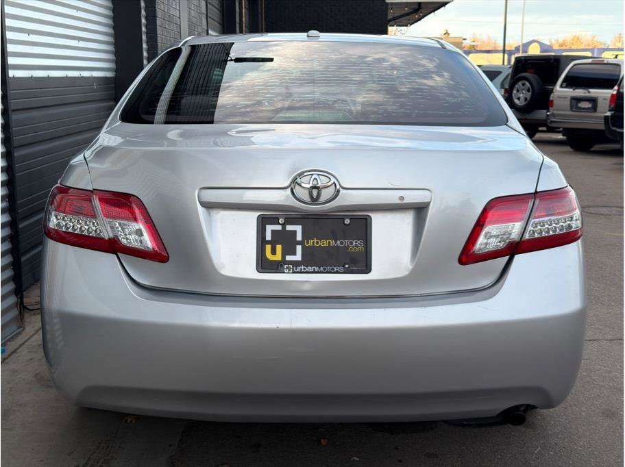 Used 2010 Toyota Camry LE FWD image 9