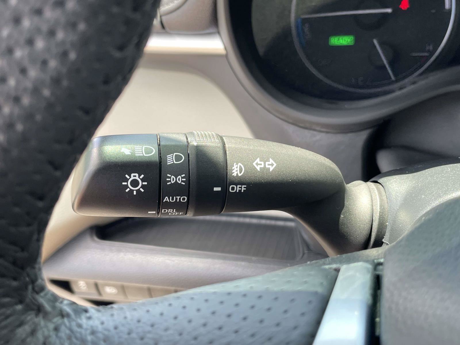 Used 2023 Toyota Sienna Limited FWD image 18