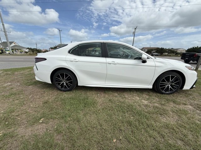 Used 2024 Toyota Camry SE image 8