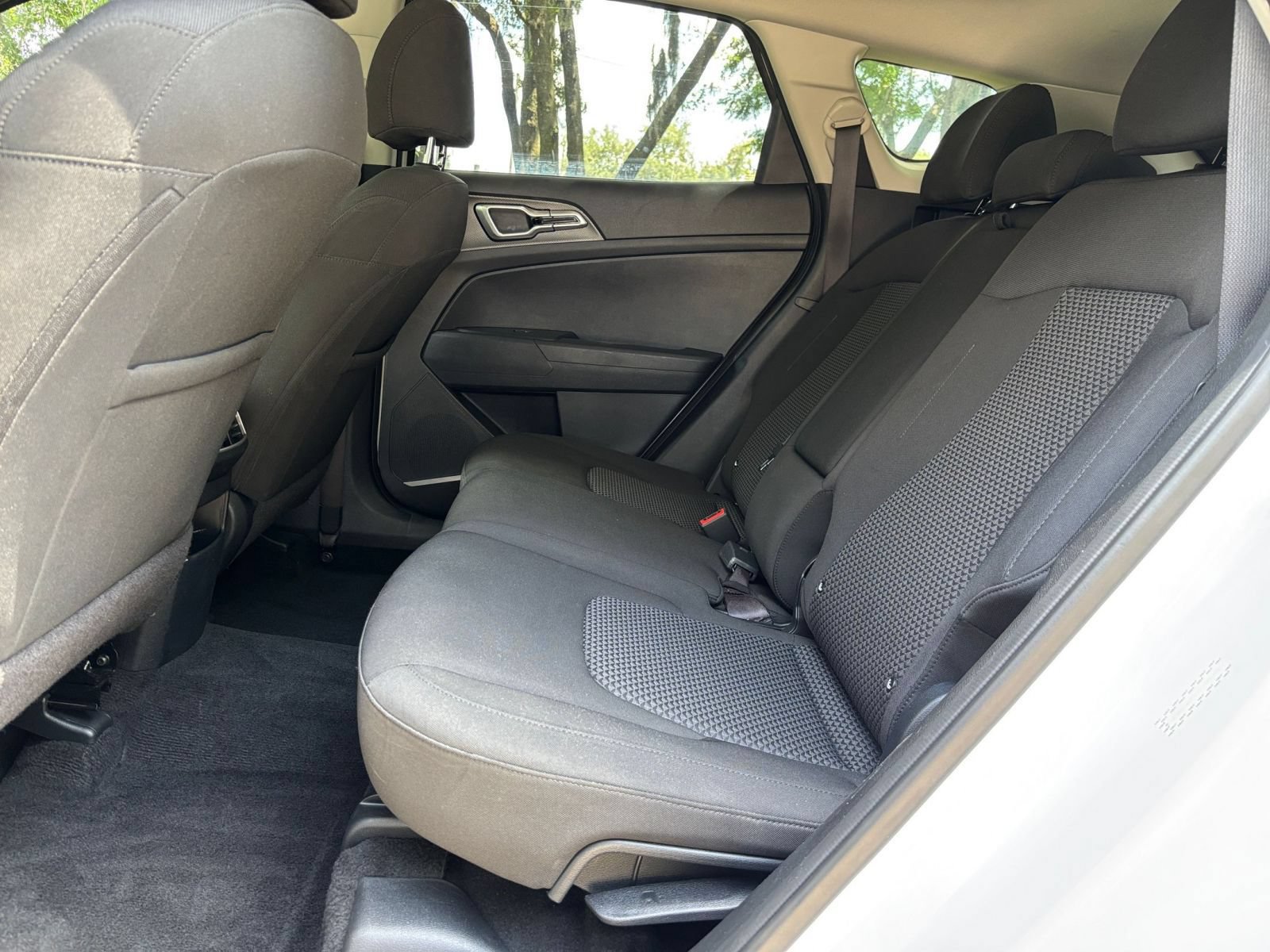 Used 2025 Kia Sportage LX FWD image 23