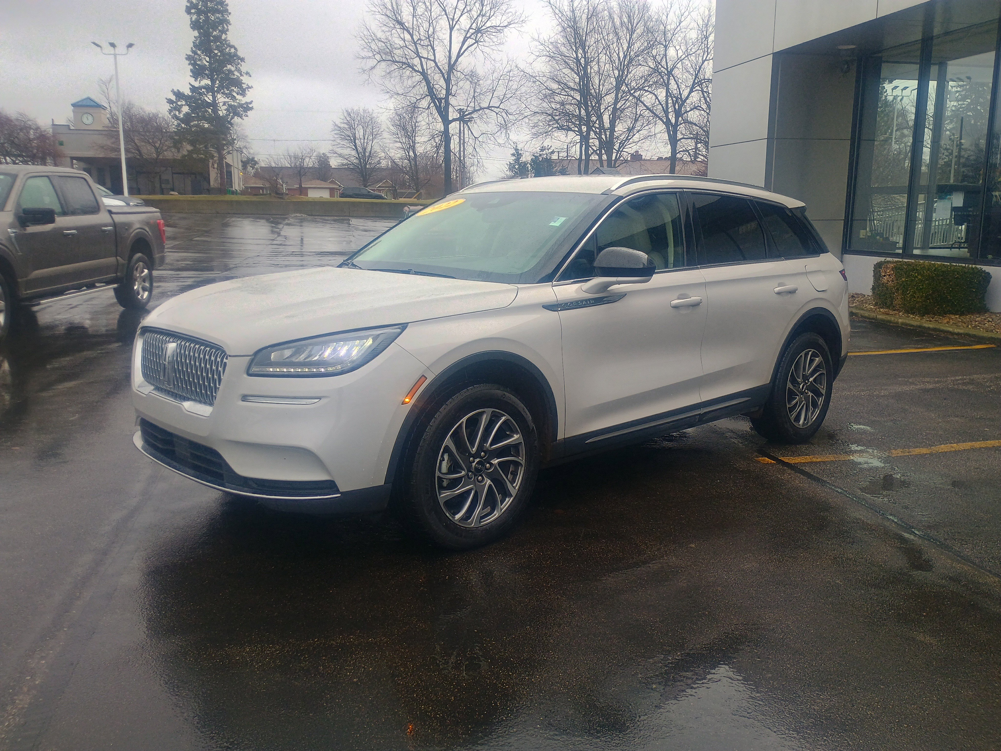 Used 2022 Lincoln Corsair AWD w/ Equipment Group 101A image 3