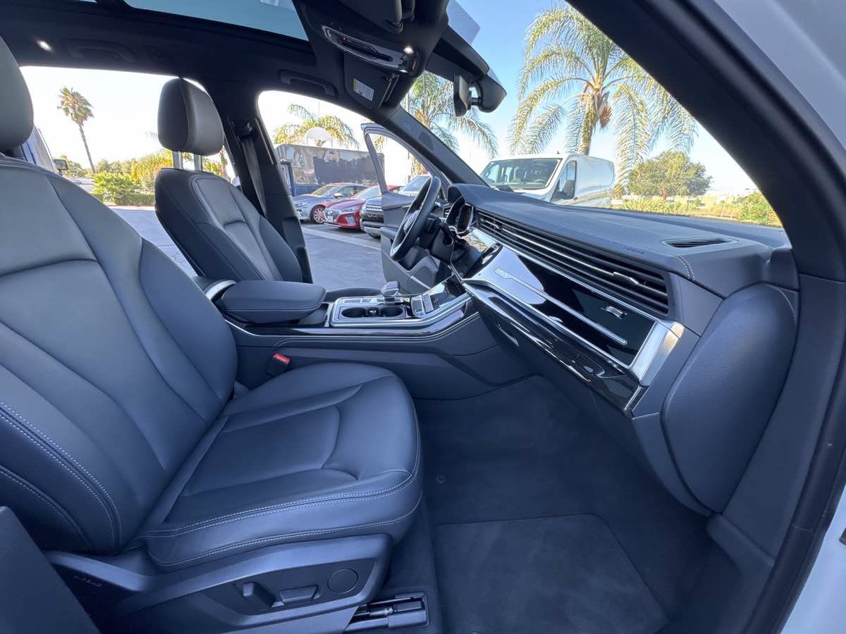 Used 2025 Audi Q7 Premium Plus image 29