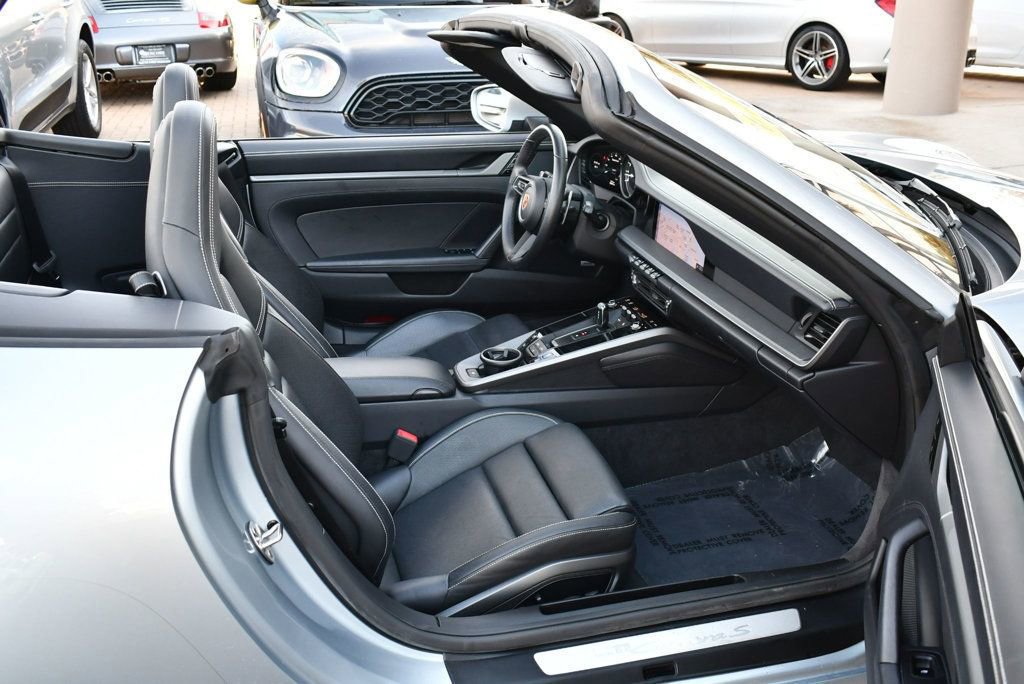 Used 2020 Porsche 911 Carrera S image 18
