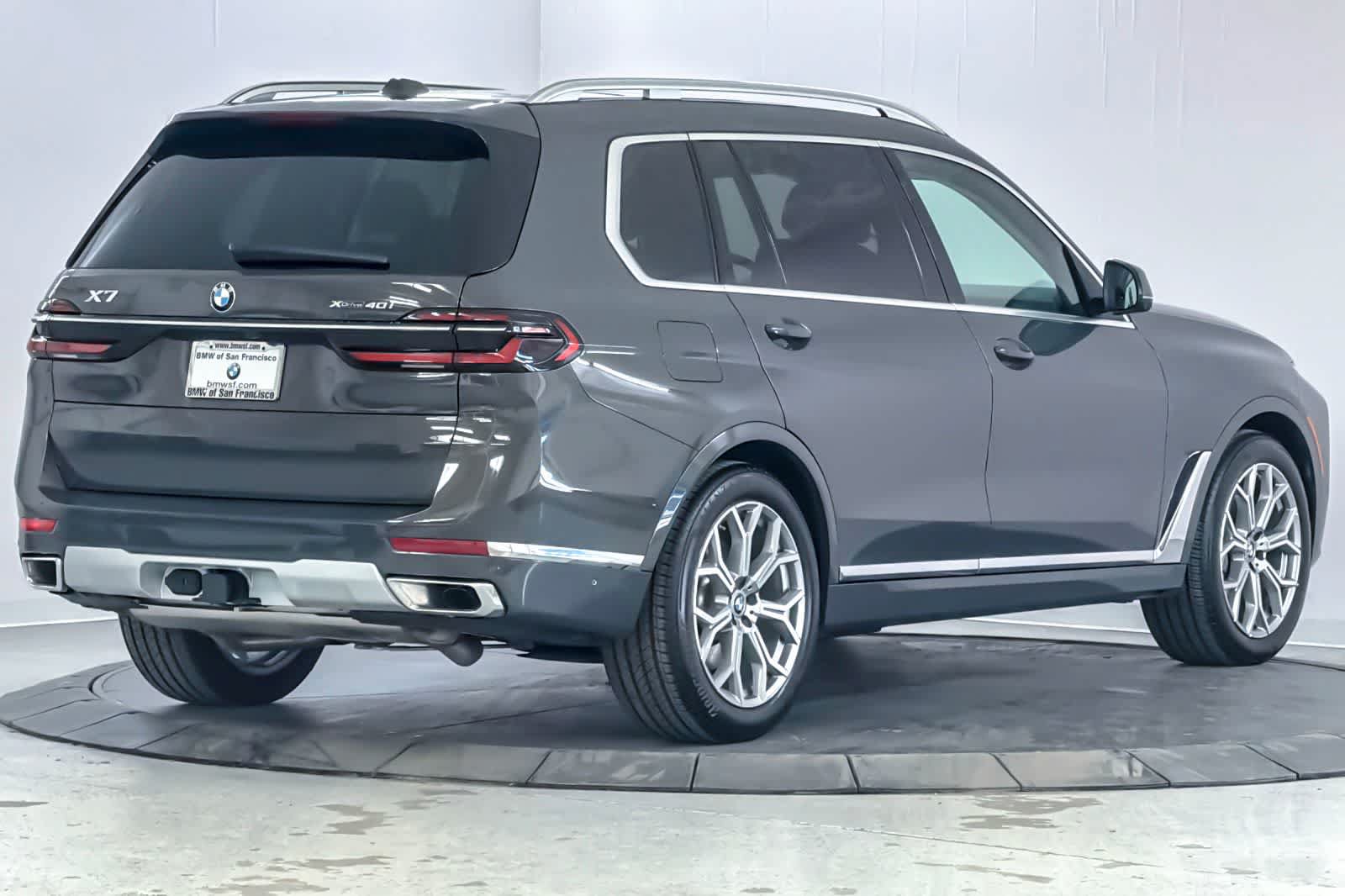 Used 2026 BMW X7 xDrive40i AWD/4WD image 2