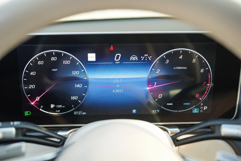 Used 2022 Mercedes-Benz S 500 4MATIC w/ AMG Line Package image 27