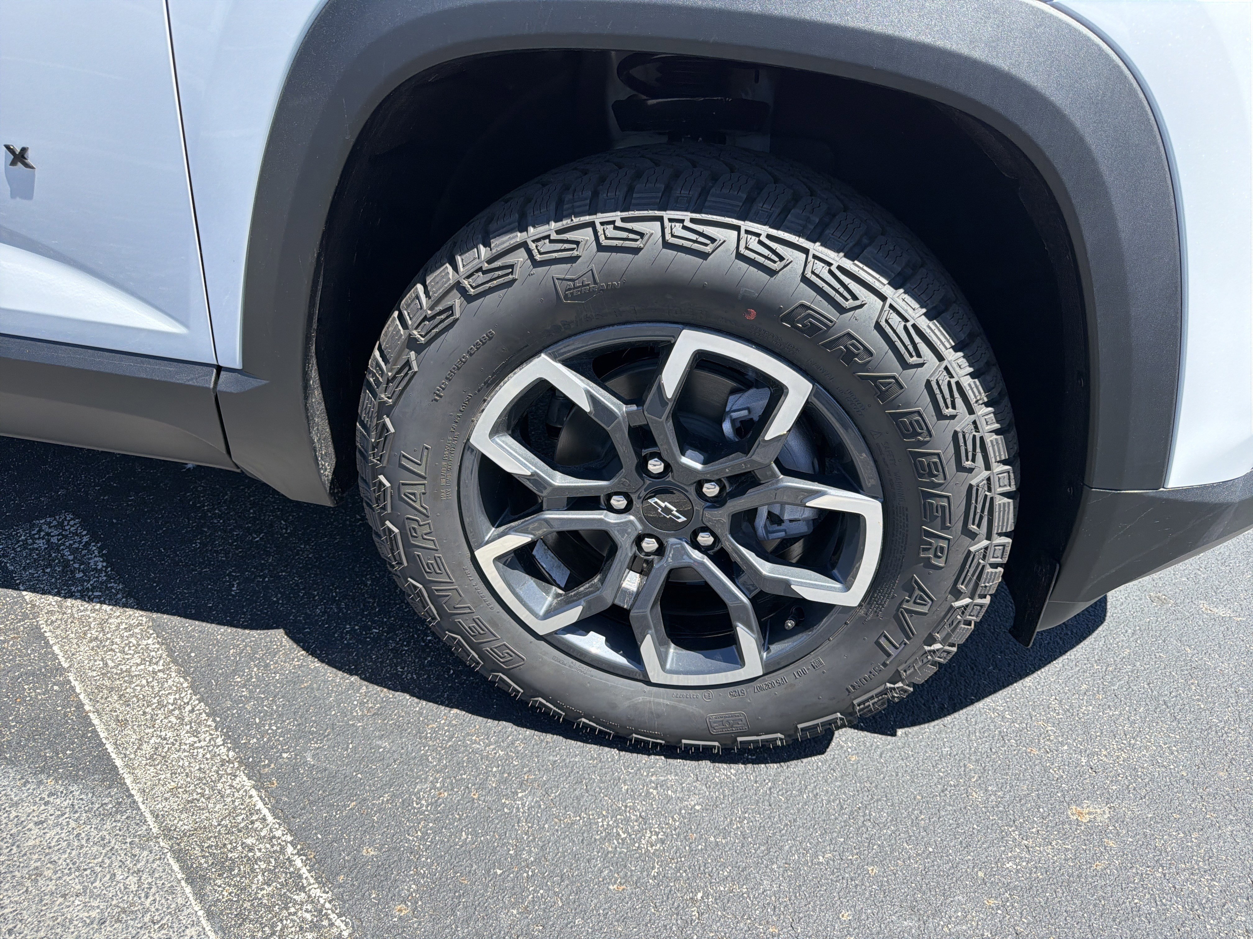 New 2026 Chevrolet Equinox ACTIV w/ Safety and Technology Package AWD/4WD image 12